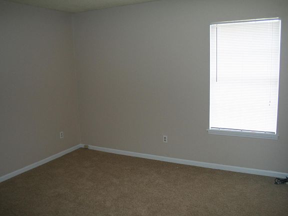 4th image of 6735 Woodwedge Dr