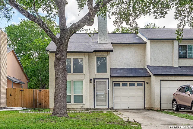 2 bed, 2.5 bath, 893 sqft, $1,600 — Photo 3