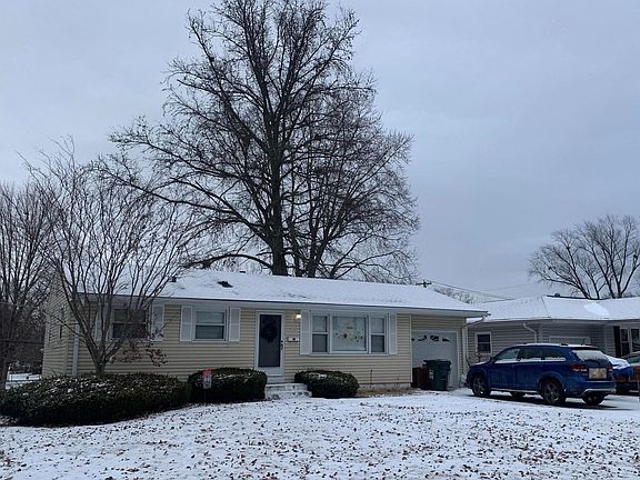 3rd image of 105 Sally Dr