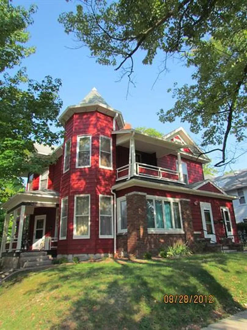 403 N. Indiana — Photo 1