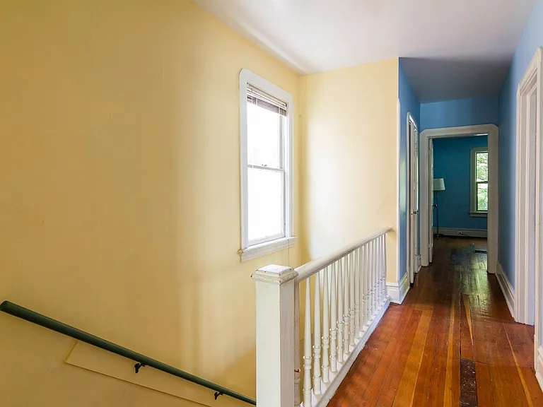 2322 NW Kearney St — Photo 6