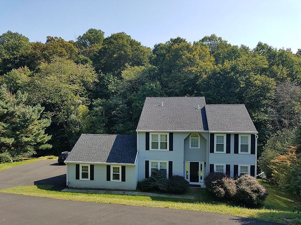 1st image of 32 Willow Creek Ln