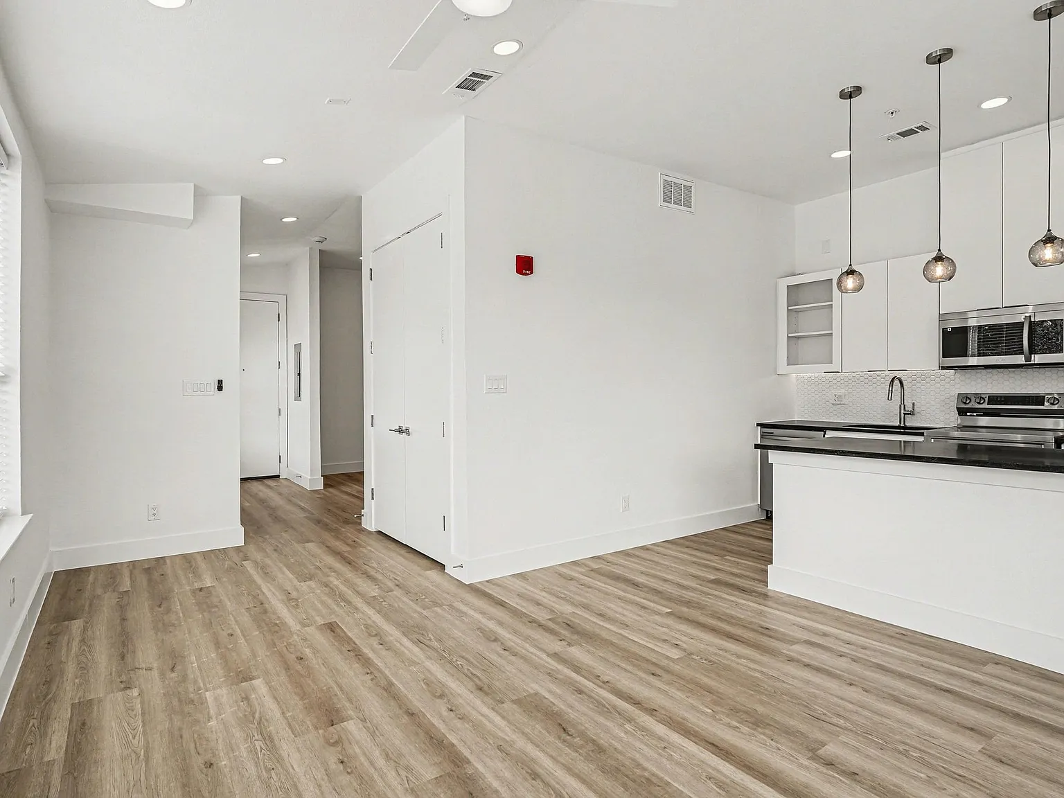 1 bed, 621 sqft, $1,725 — Photo 4