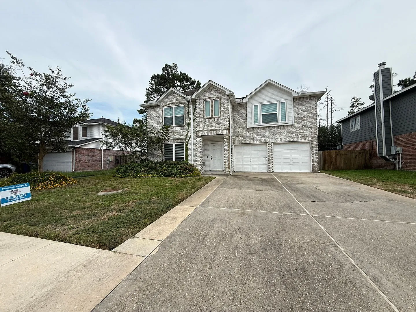 Beautiful 4-Bedroom Spring Home with Updated Primary Bath & Covered Patio — Photo 2