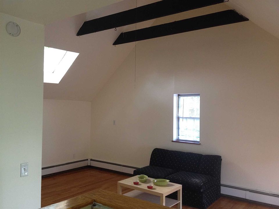 2nd image of 10 N Clover St APT 4