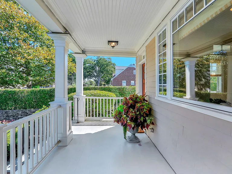 32 Reynolds Pl #A — Photo 3