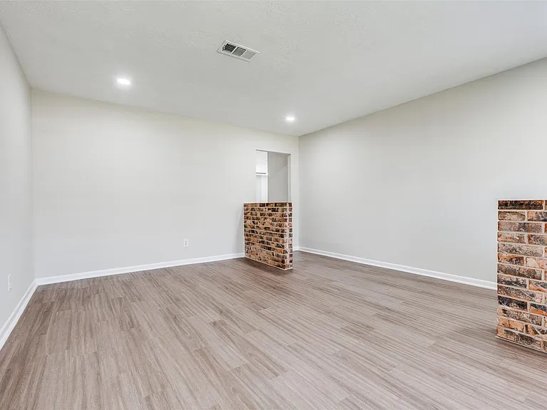 5426 Fairgreen Ln — Photo 6