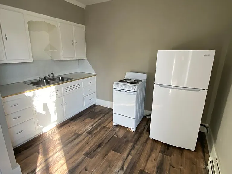 1704 W Main St — Photo 3