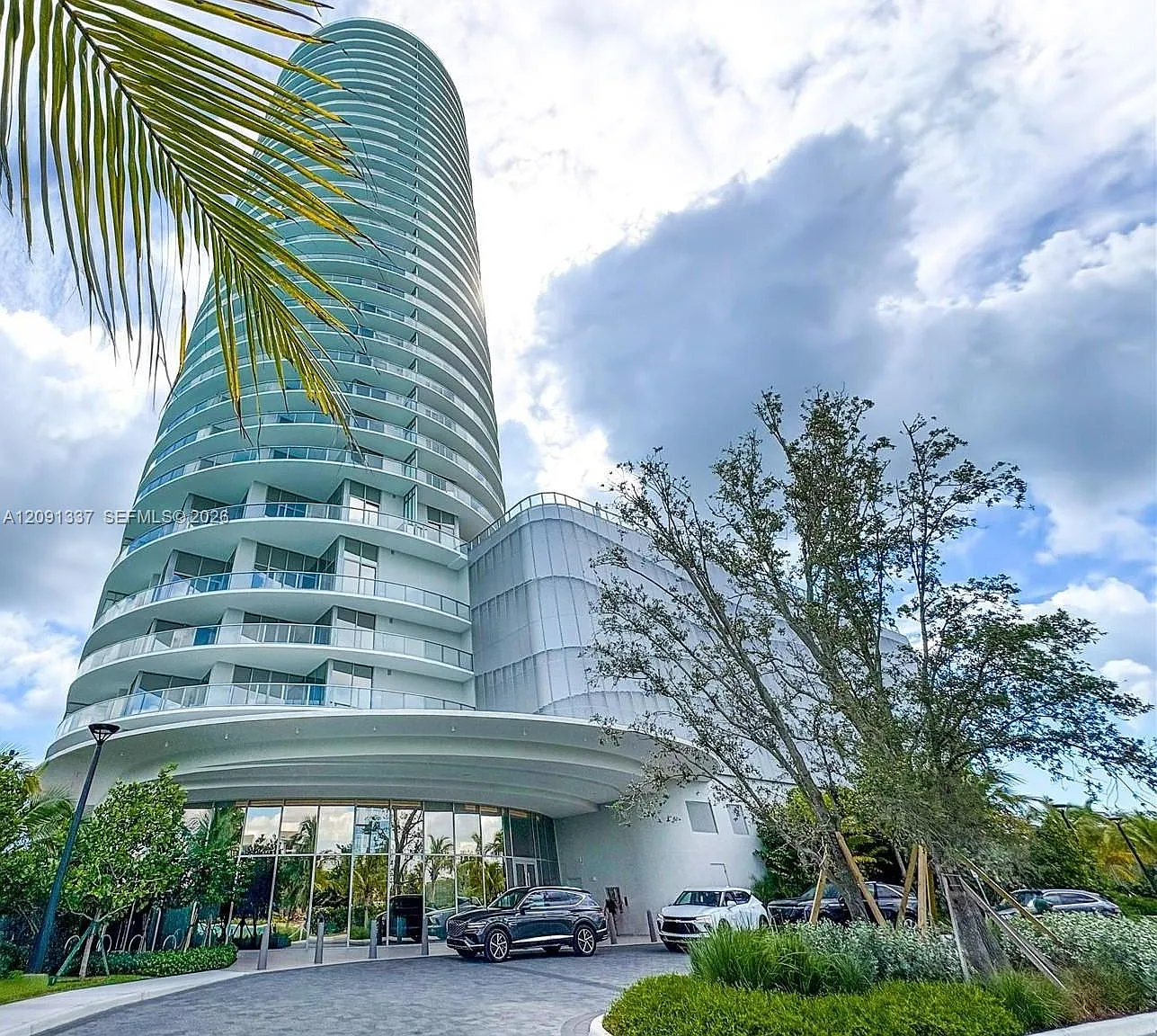 2 bed, 3.0 bath, $7,900 — Photo 1