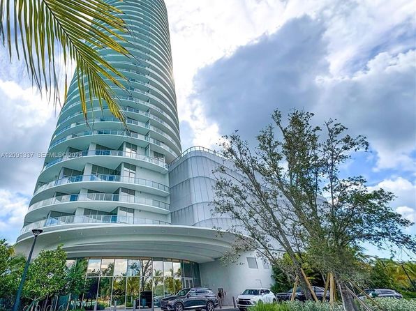 2411 Laguna Cir #1903
