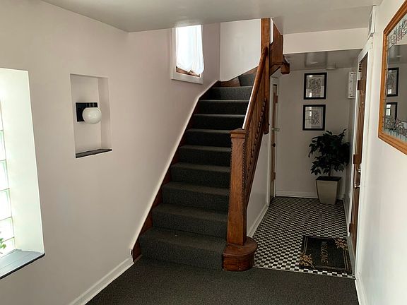 3rd image of 1143 E 81st Pl APT 1