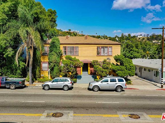 2nd image of 2230 N Cahuenga Blvd