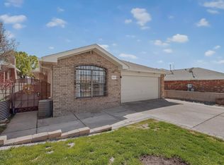 6944 Forest Hills Dr NE, Albuquerque, NM 87109