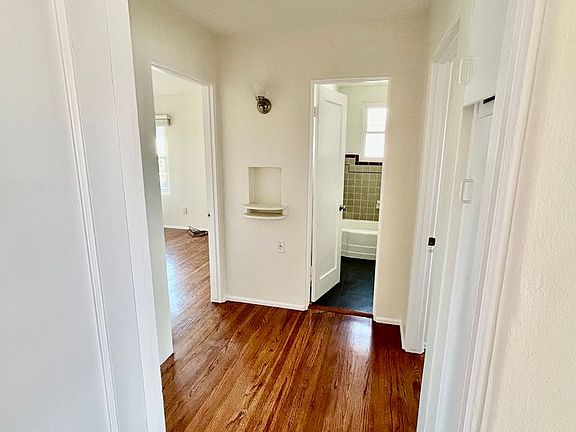 4th image of 5252 Lenore Dr