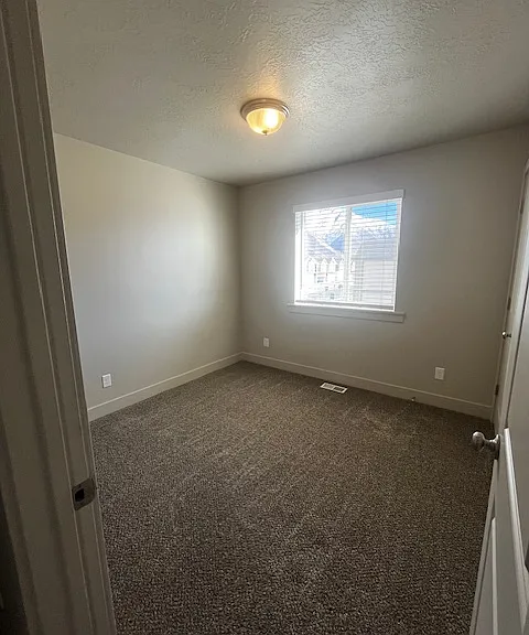 2625 E 600 N — Photo 5