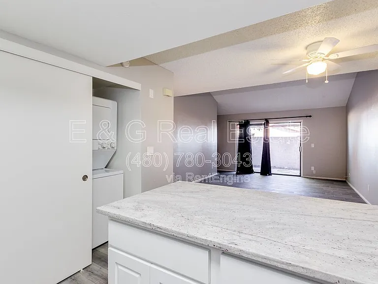 2149 E 10th St #3 — Photo 6