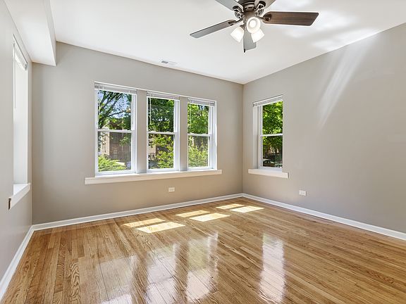 2nd image of 1825 N Mayfield Ave