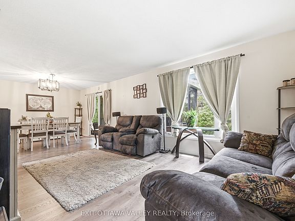 5th image of 13 S Tamarack St