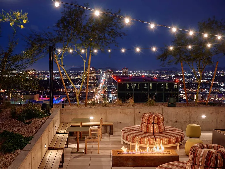 Sol Modern Phoenix Apartments Outdoor Terrace