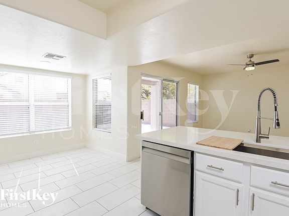 5th image of 11832 N Labyrinth Dr