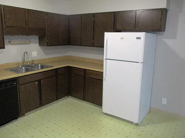 1502 Northbrook Dr — Photo 3