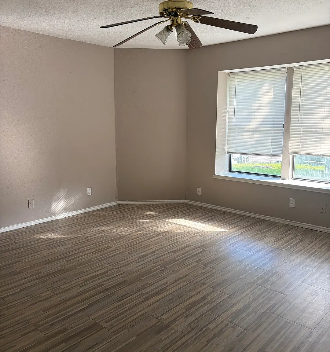 3 bed, 2.0 bath, 1478 sqft, $1,650 — Photo 4