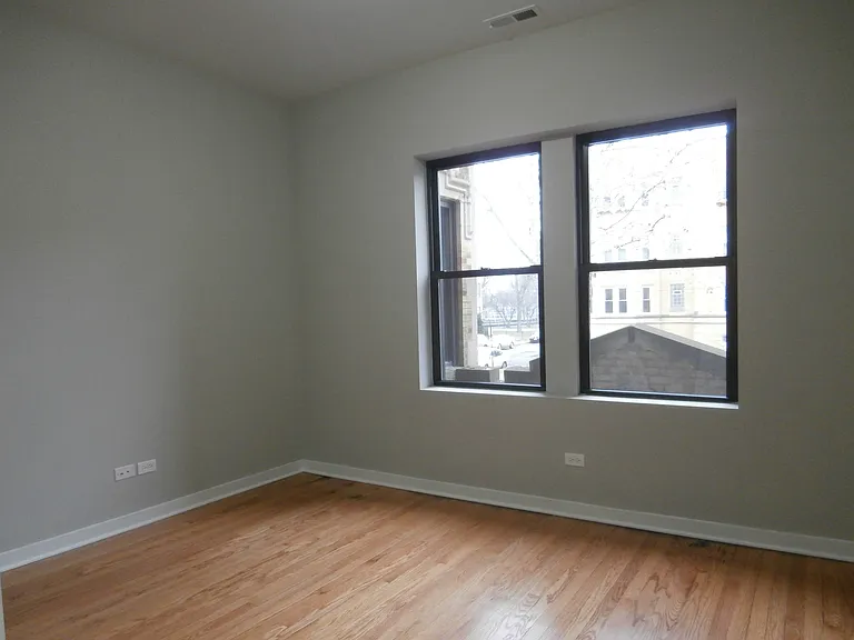 2325 W Arthur Ave #2 — Photo 5
