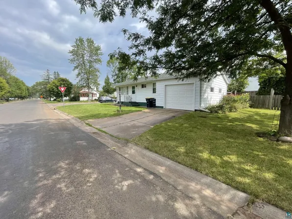 120 9th St E, Ashland, WI 54806