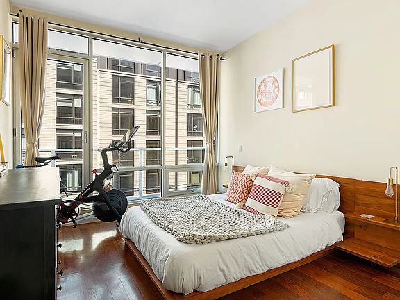 4th image of 170 N 11th St APT 3C