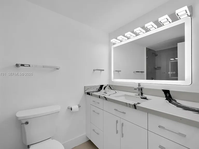 1000 West Ave #301 — Photo 5
