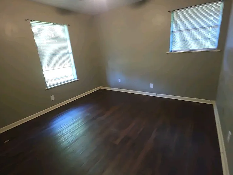 1904 Nancy Dr — Photo 4
