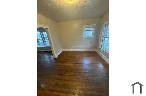 Building Photo - 632 E 101st St #1