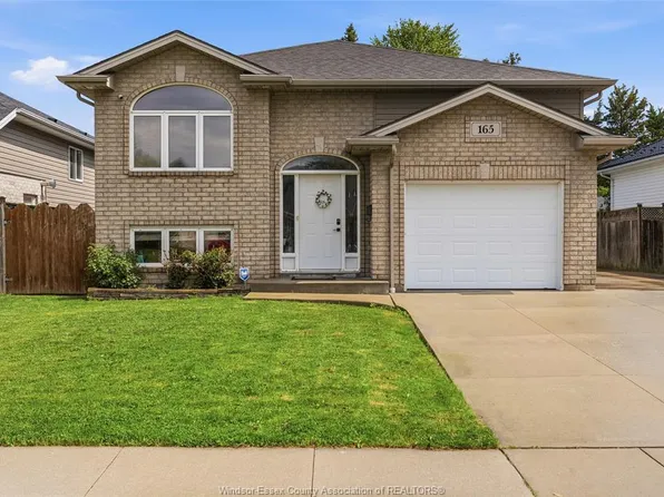 165 Thomas Ave, Chatham Kent, ON N8A 5H6