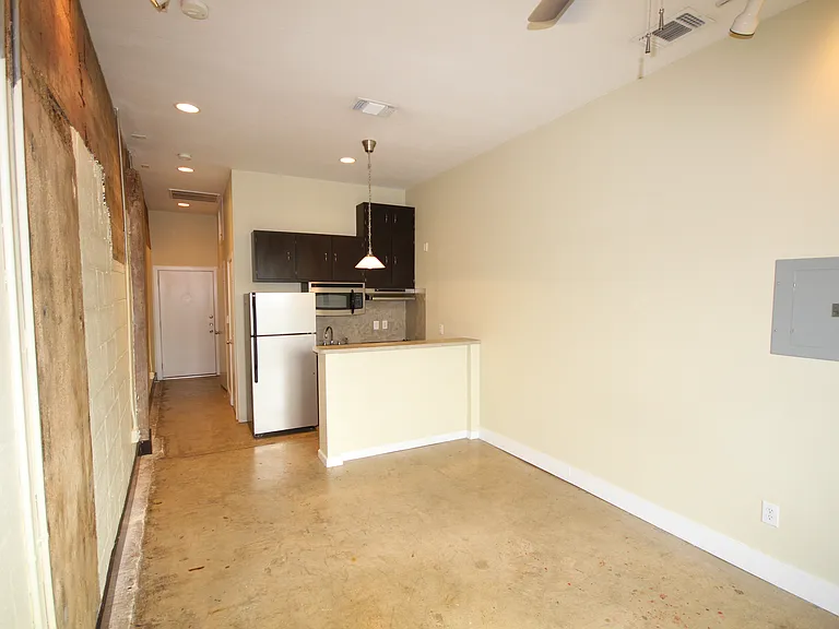 710 S Medina #203 — Photo 19