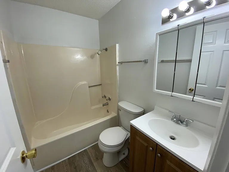 816 Hartford Ave — Photo 8