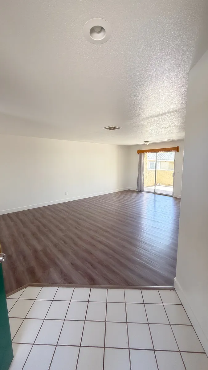 Building Photo - 1533 Linnbaker Ln
