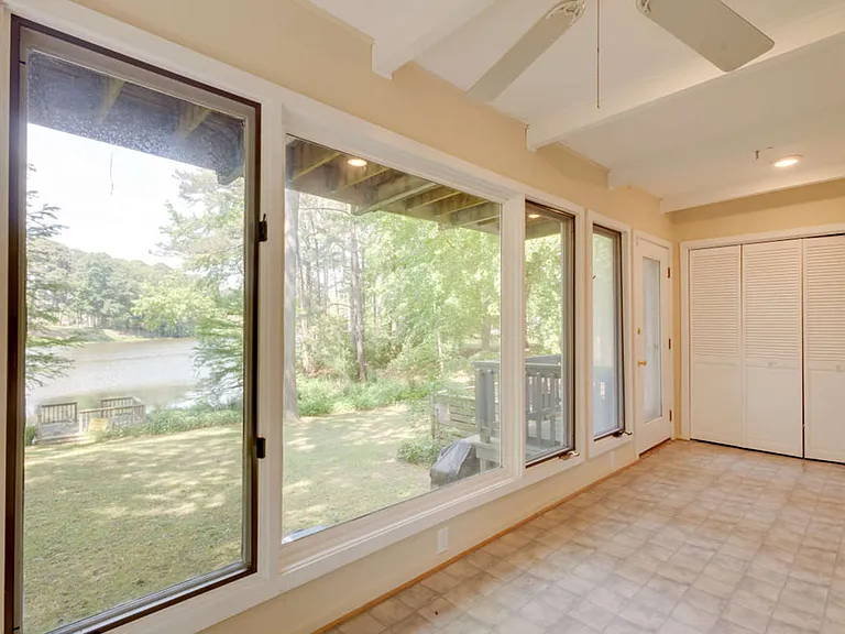 540 Kerry Lake Dr — Photo 9