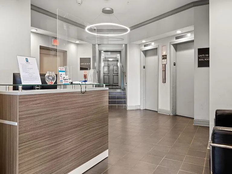 101-york-foyer-1
