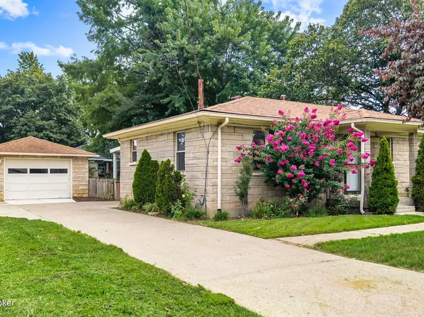 1917 Upper Hunters Trce, Louisville, KY 40216