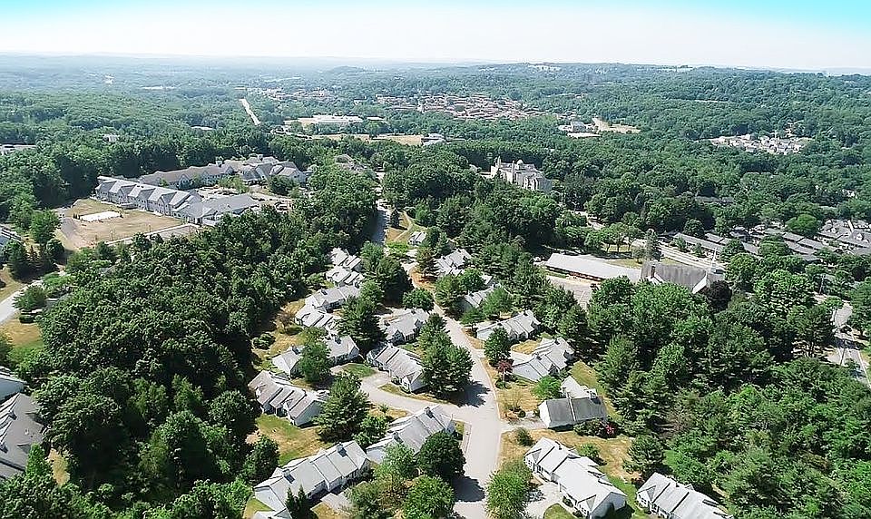 1st image of Fernwood Dr