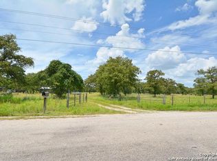 68 Longhorn Rd, Stockdale, TX 78160