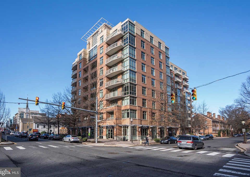 1st image of 1000 N Randolph St APT 607