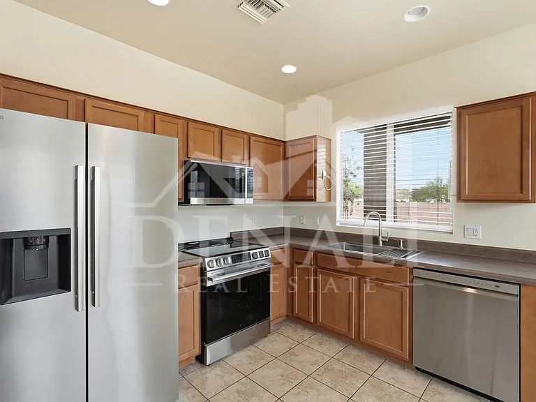 584 N Highlands Grove Ln — Photo 9