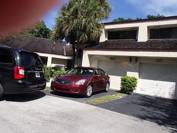 3rd image of 9263 Chelsea Dr N