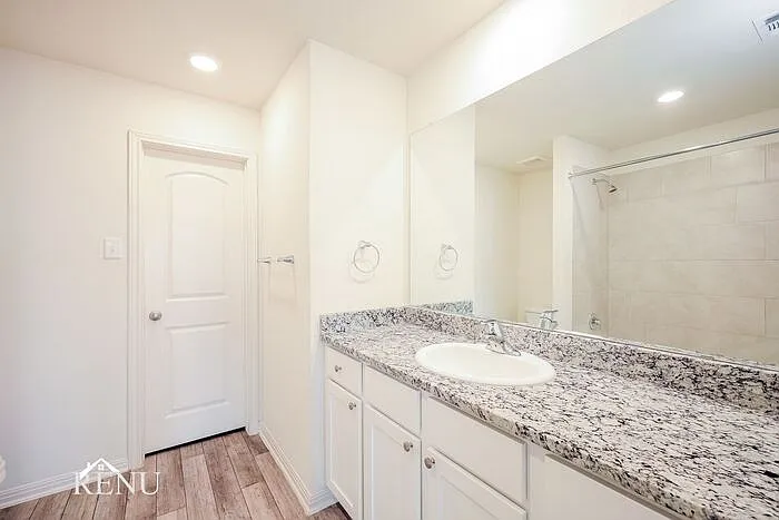 2902 Citron Gdn — Photo 10