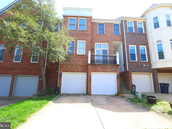 47697 Whirlpool Sq, Sterling, VA 20165