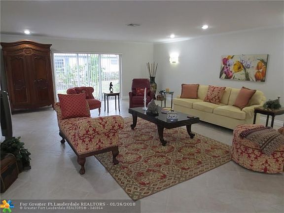 4th image of 902 W Cypress Ln #902