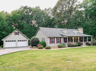 1114 Meadow Creek Dr, Oneida, TN 37841