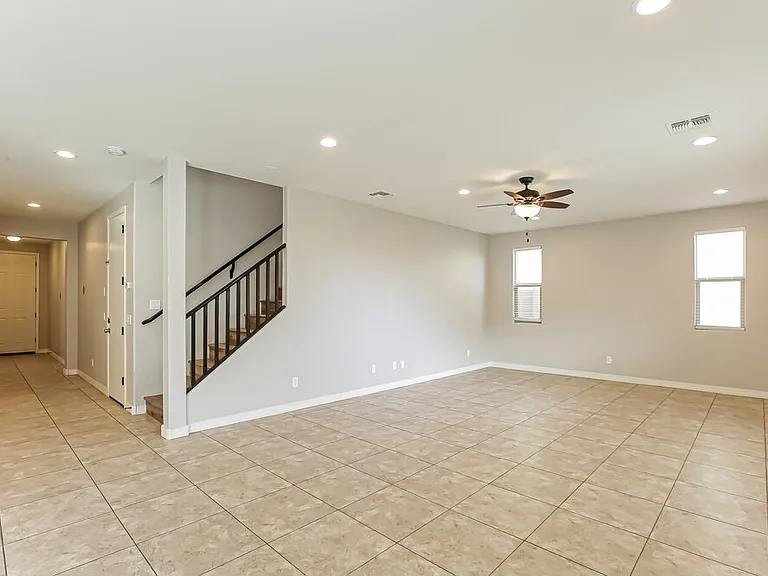 4819 W Saint Anne Ave — Photo 5