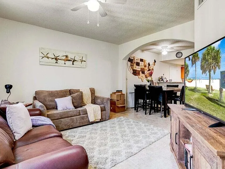 130 Peacock Blvd #16 — Photo 2